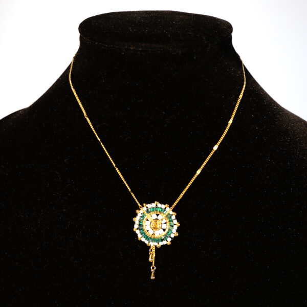 Collier 16