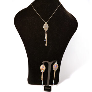 Collier 11 et Boucle d’oreille 4