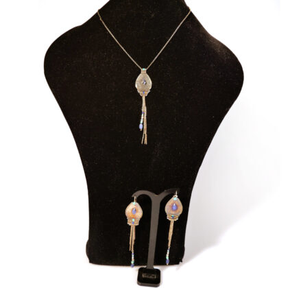 Collier 11 et Boucle d’oreille 4